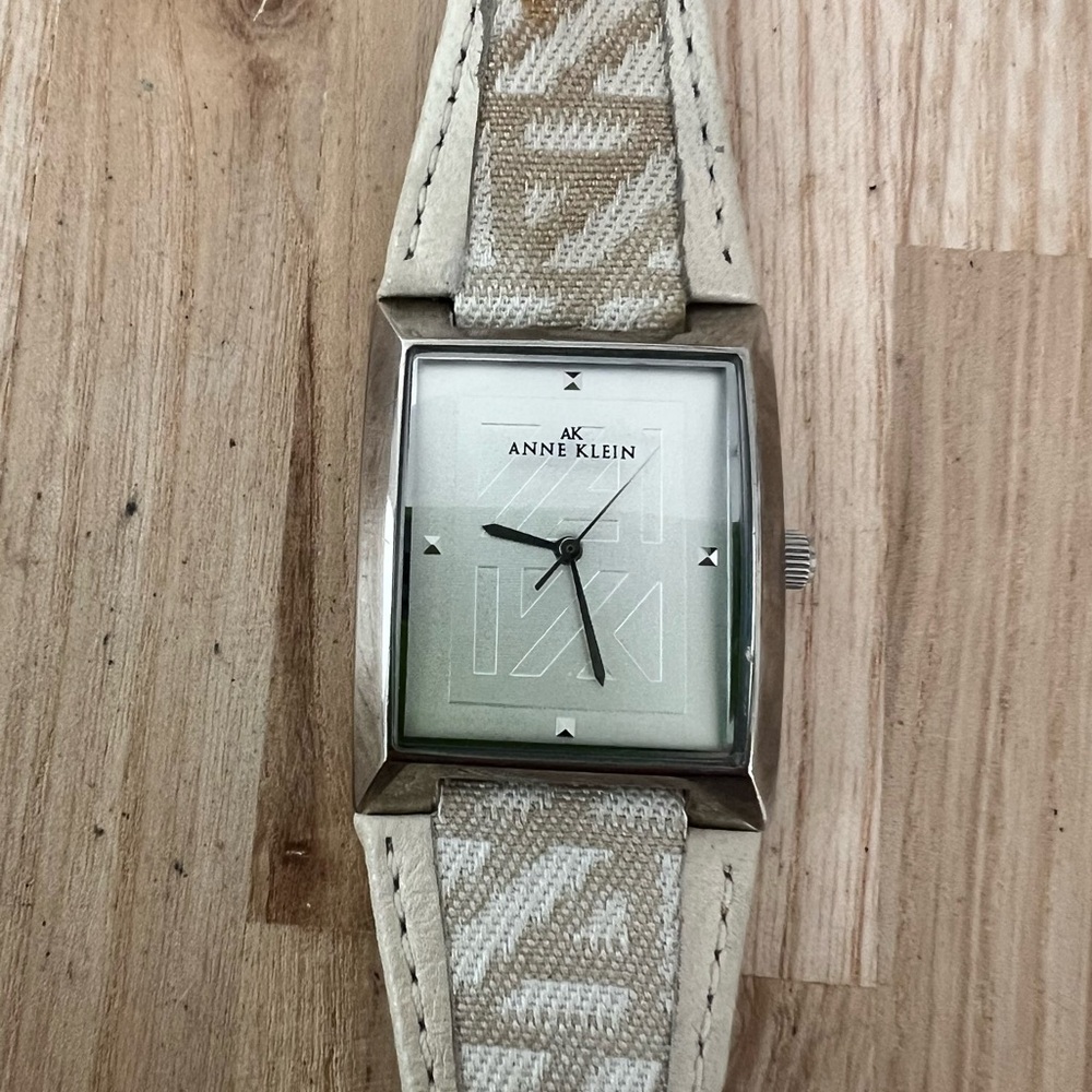 Anne Klein ladies rectangular silver tone dress watch NEW BATTERY